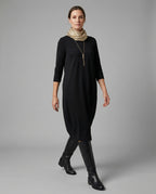 R&B | Einfarbiges Kleid mit Rundhalsausschnitt und Tasche