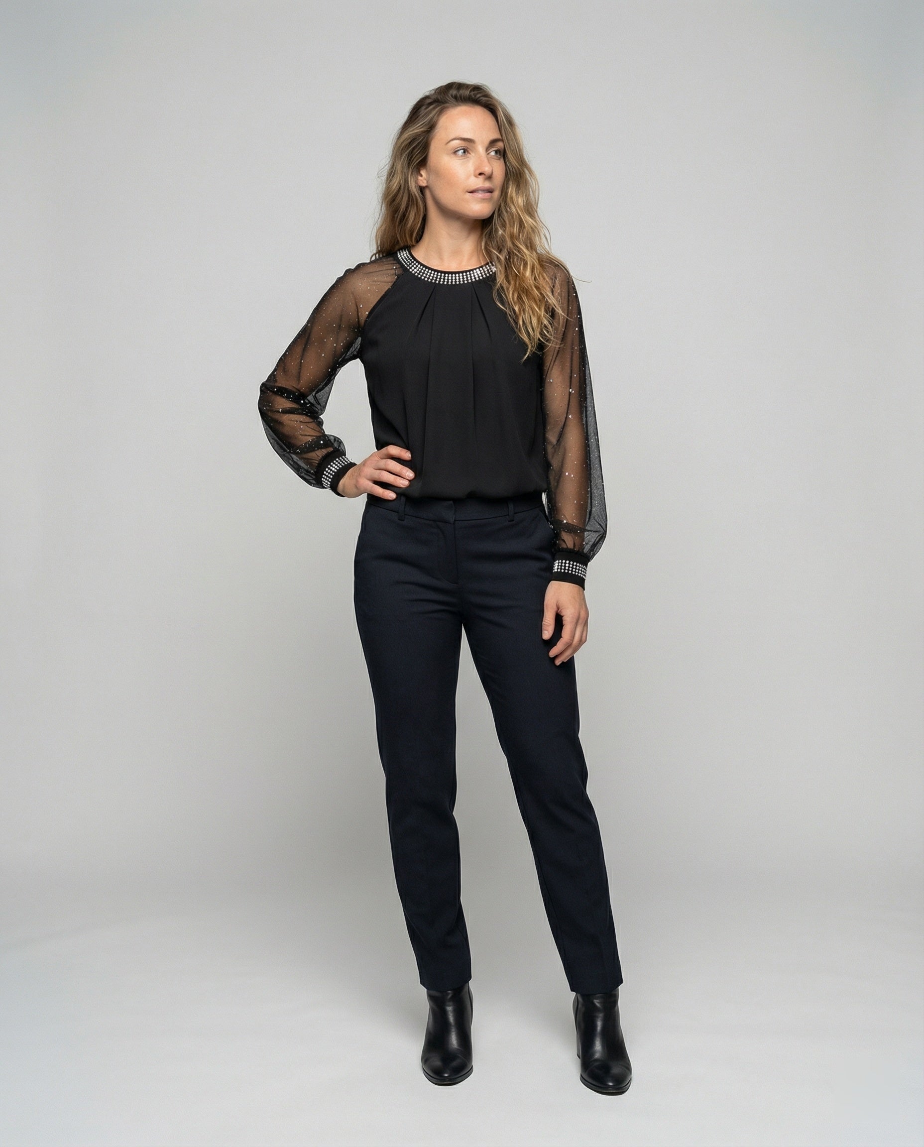 R&B Damen Mesh-Bluse mit Strassbesatz und transparenten Ärmeln