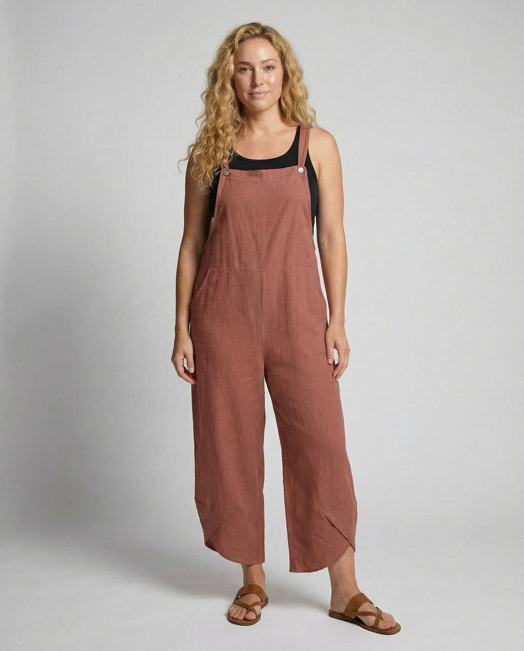 Lässige Sommer-Latzhose aus