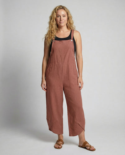 Lässige Sommer-Latzhose aus