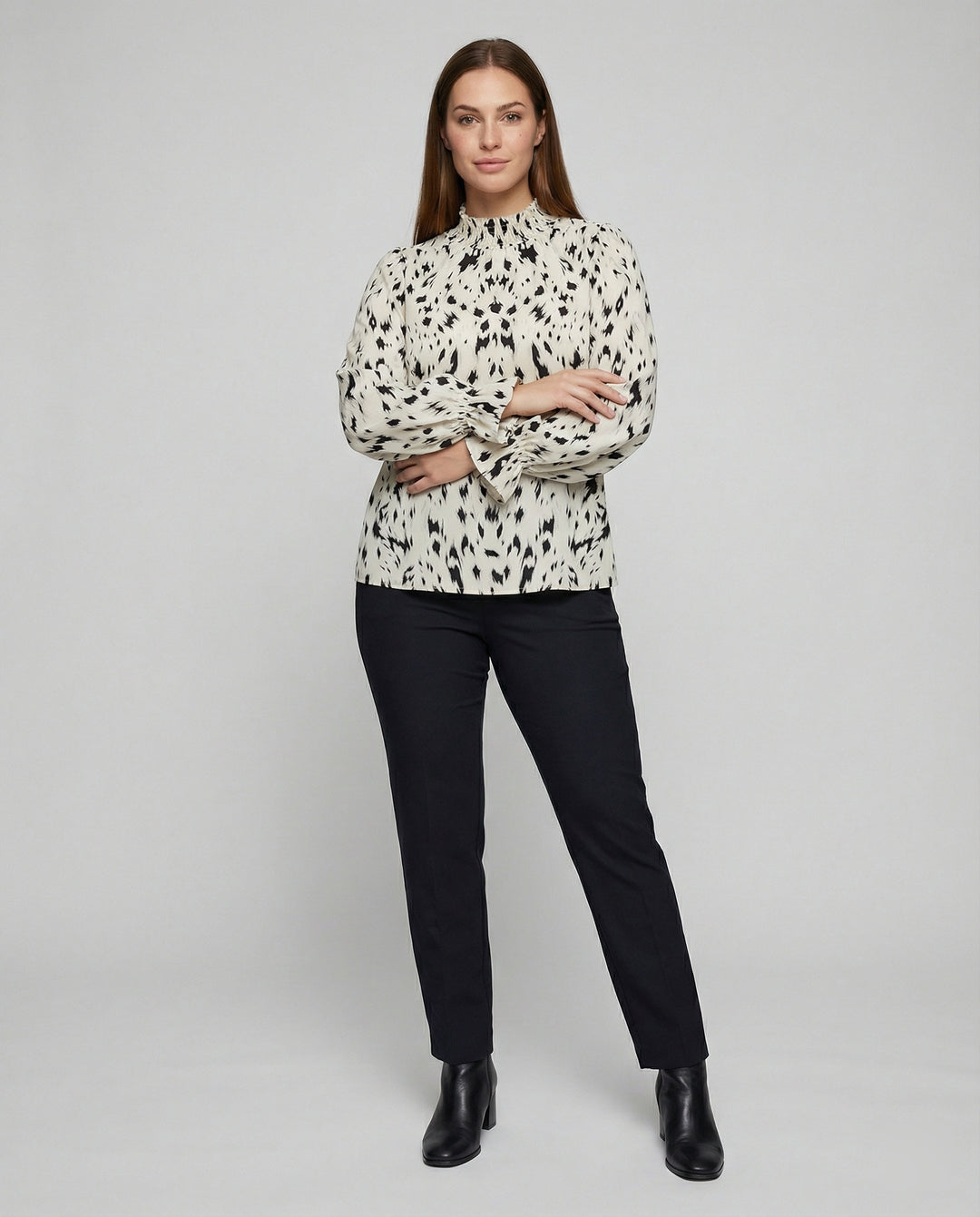 Damen elegante Bluse mit Rüschensaum und stilvollem Tiermuster R&B