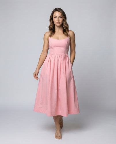 R&B | Einfarbiges Kleid mit U-Ausschnitt und Strapsen
