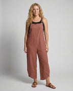 Lässige Sommer-Latzhose aus