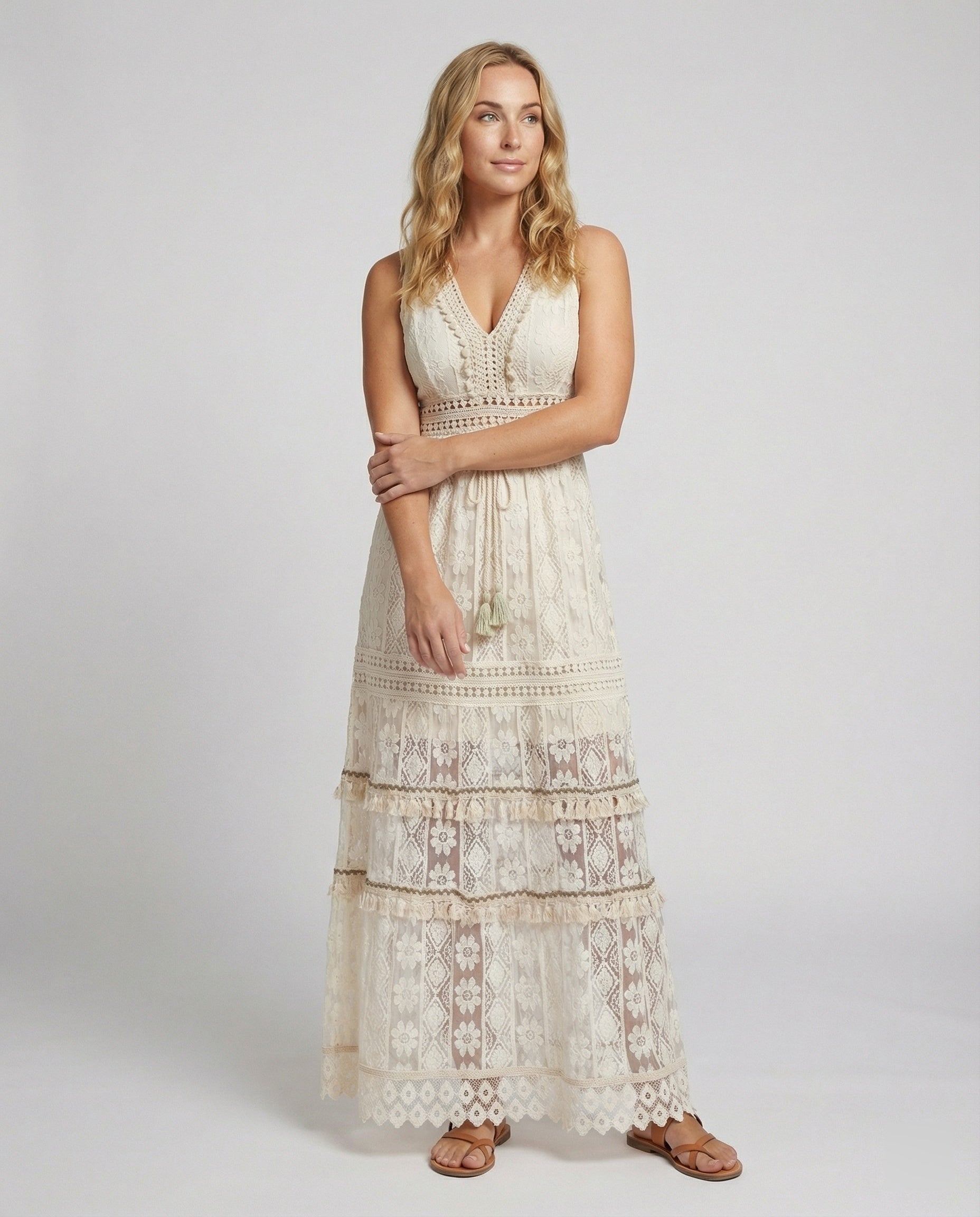R&B | Anmutiges Boho-Spitzenkleid für Den Sommer