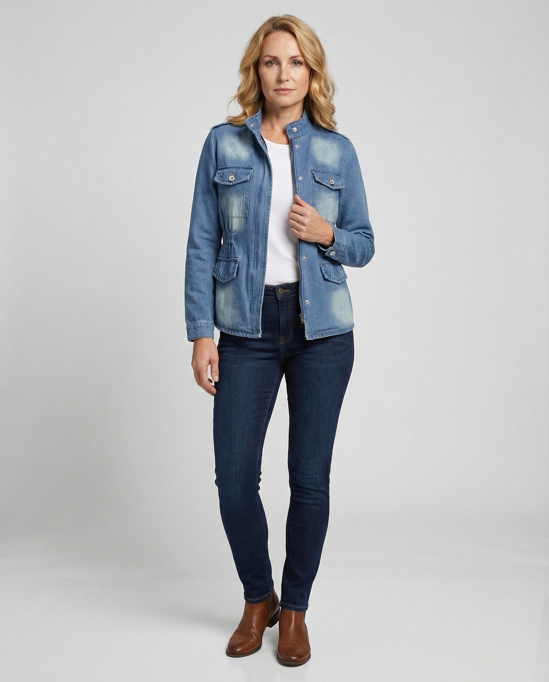 Damen Jeansjacke tailliert mit Taschen