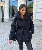 R&B | Kurze Damenjacke mit Stehkragen und Taillierter Taille