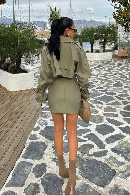 R&B | Knopfdetail Gekürzte Jacke & Minirock-Set