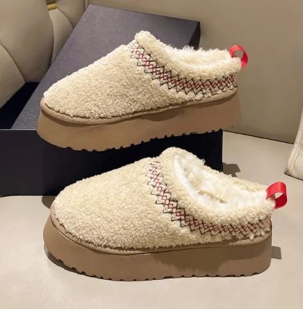 Schuhe mit Winterfell R&B
