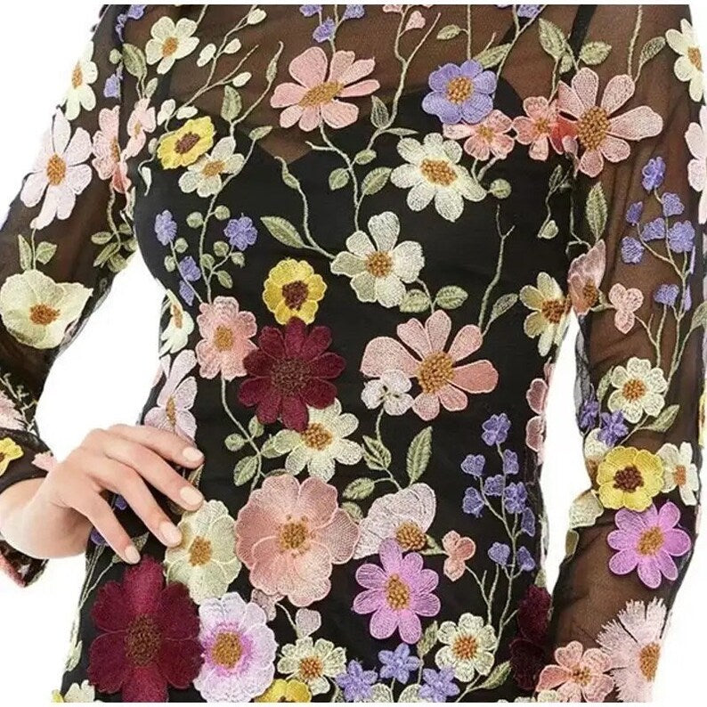 Einzigartiges Handgemachtes Blumenkleid