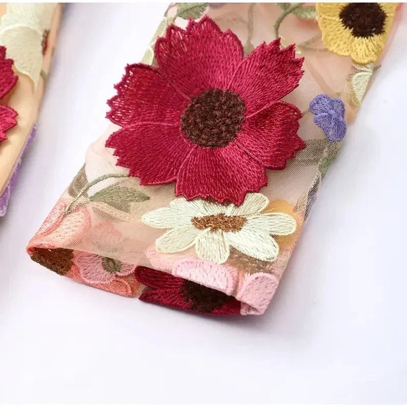 Einzigartiges Handgemachtes Blumenkleid