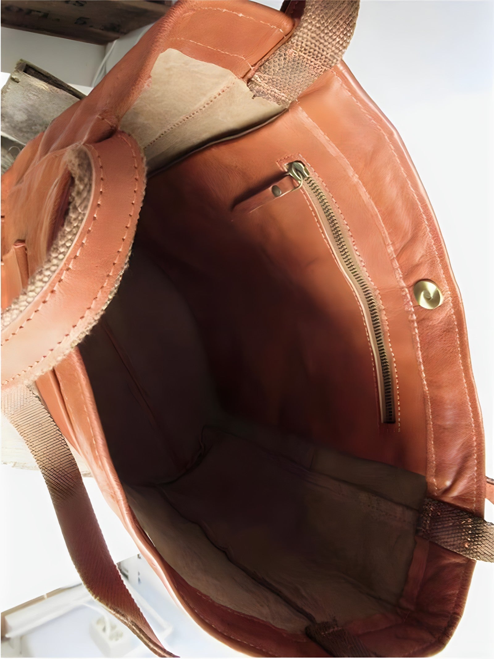 stilvolle Tasche aus