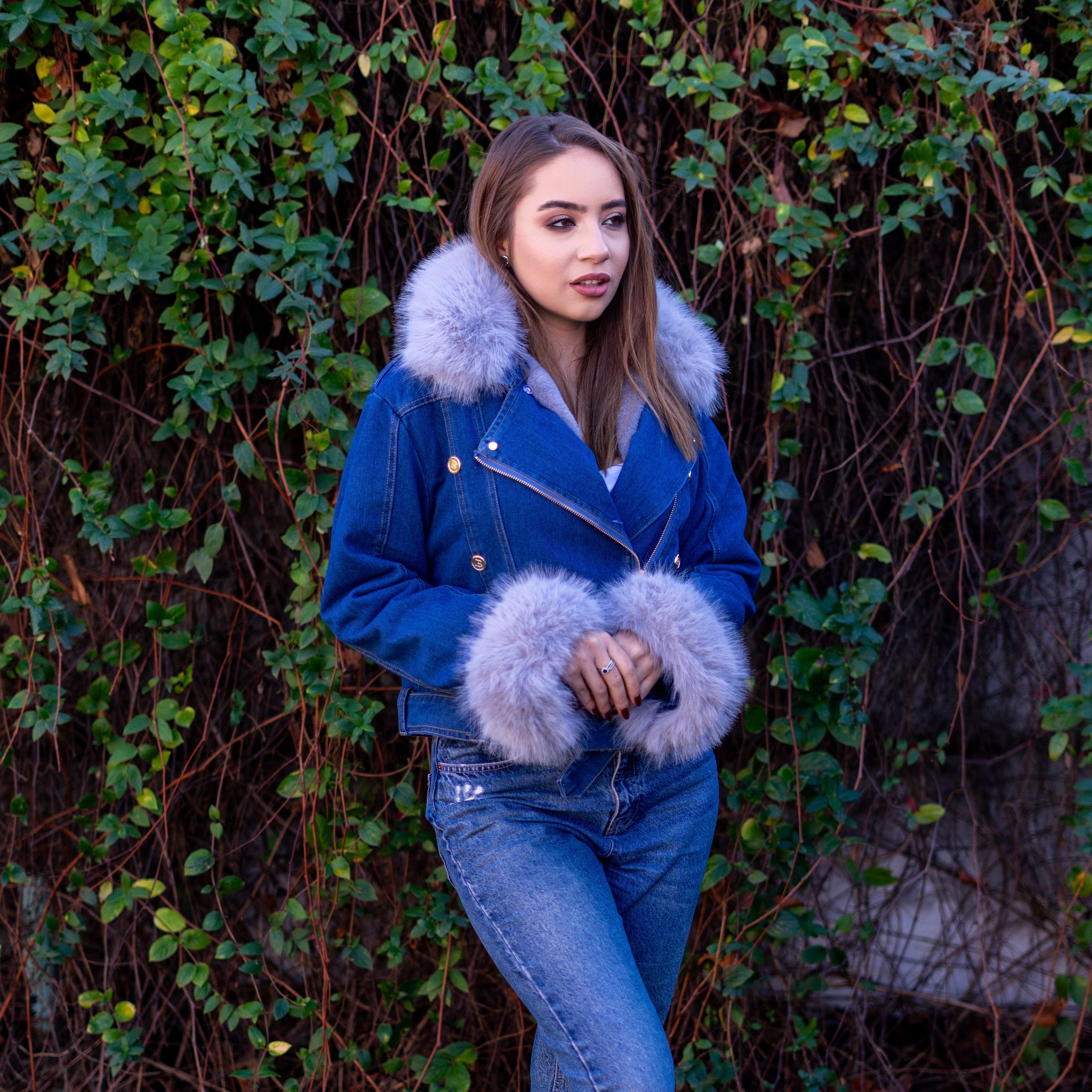 R&B | Jeansjacke mit Kunstfellkragen