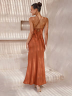 R&B | Rückenfreies Neckholder Maxikleid