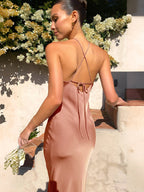 R&B | Rückenfreies Neckholder Maxikleid