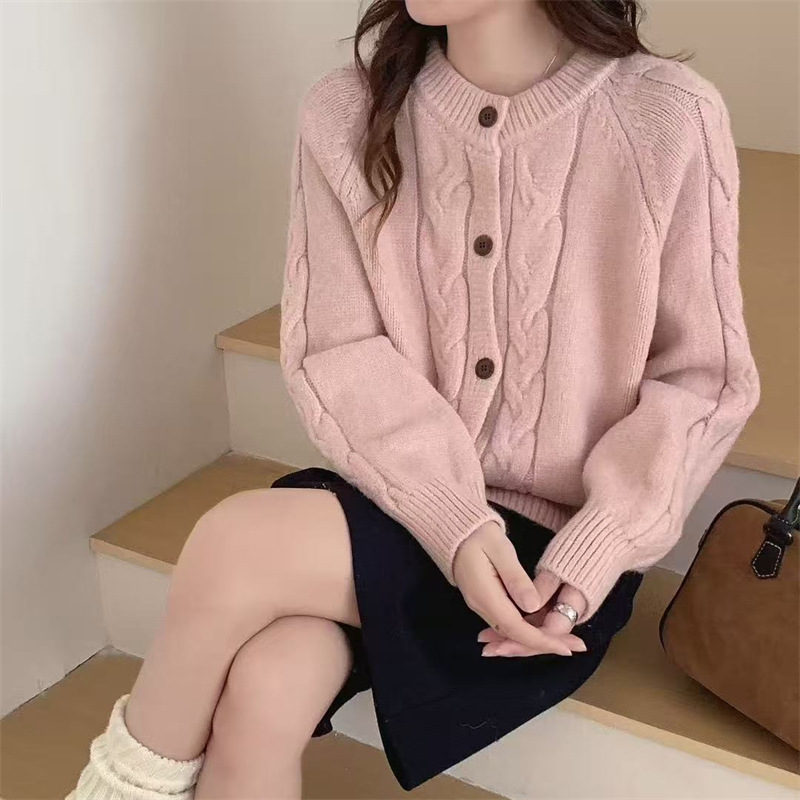 R&B | Kabelstrickjacke mit Knöpfen