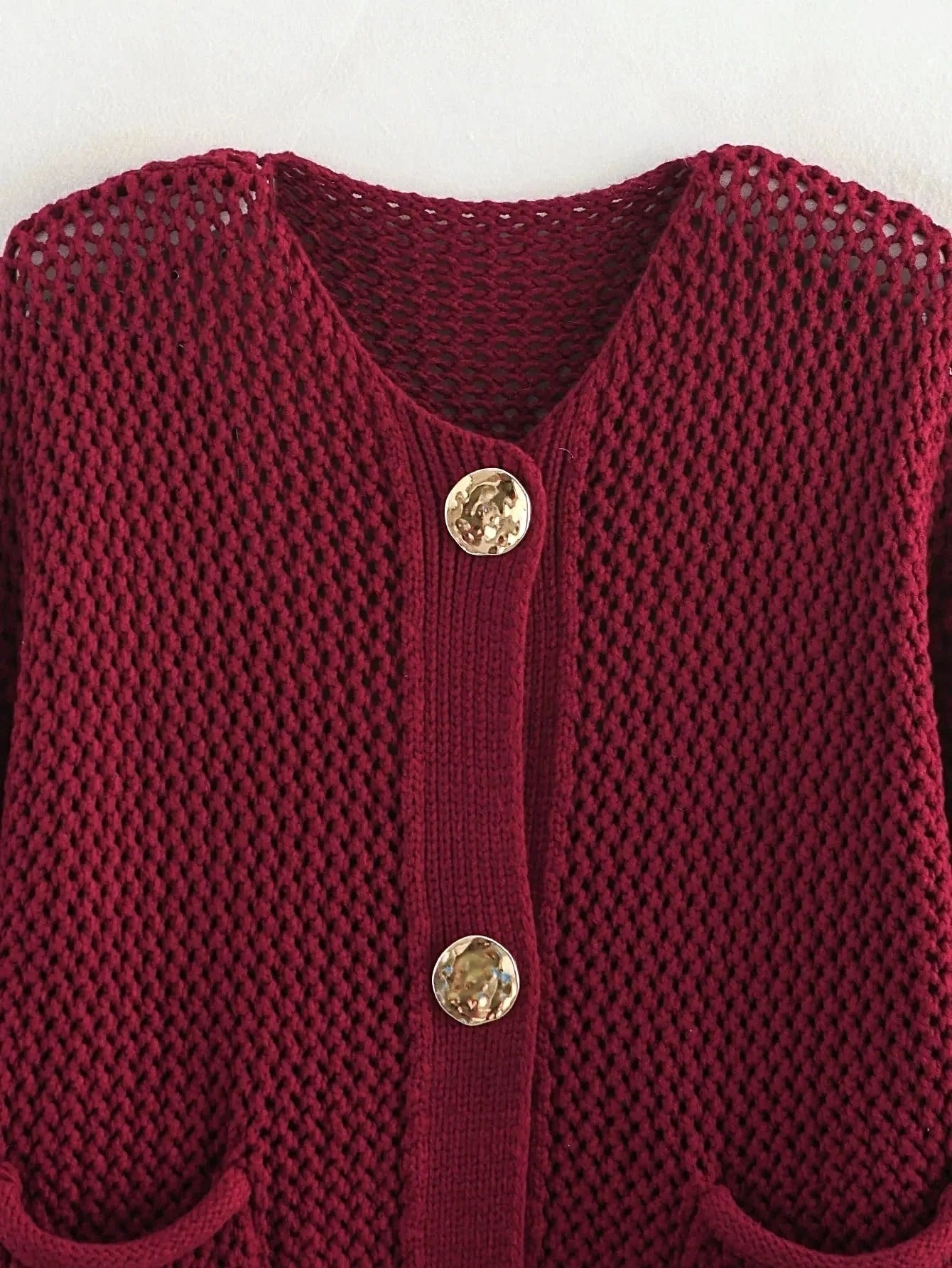 R&B | Strickjacke mit Goldenen Knöpfen Perfekt für Den Herbst