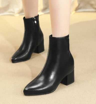 R&B | Stilvolle Silberne Stiefeletten