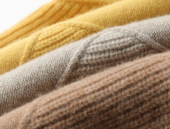 R&B | Lässiger Strickpullover Mit Kragen