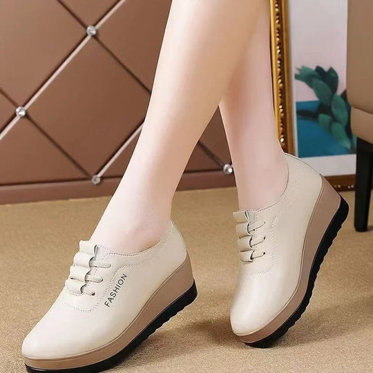Rutschfeste und strapazierfähige Damen-Keilschuhe aus Leder R&B R&B