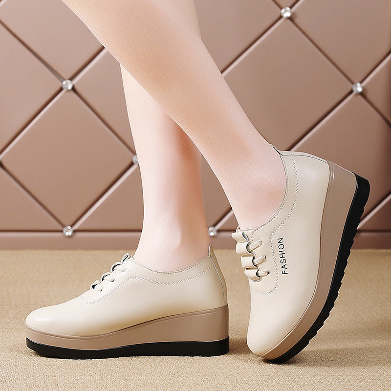 Rutschfeste und strapazierfähige Damen-Keilschuhe aus Leder R&B R&B