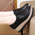 Rutschfeste und strapazierfähige Damen-Keilschuhe aus Leder R&B R&B