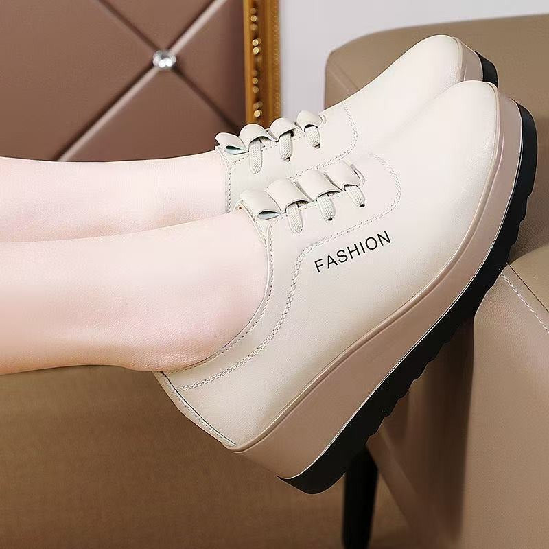 Rutschfeste und strapazierfähige Damen-Keilschuhe aus Leder R&B R&B