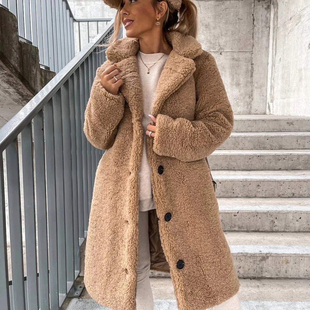 R&B | Mantel - Oversized Passform - Weiches Imitations-Schaffell - Lange Länge - Eingeschnittener Kragen