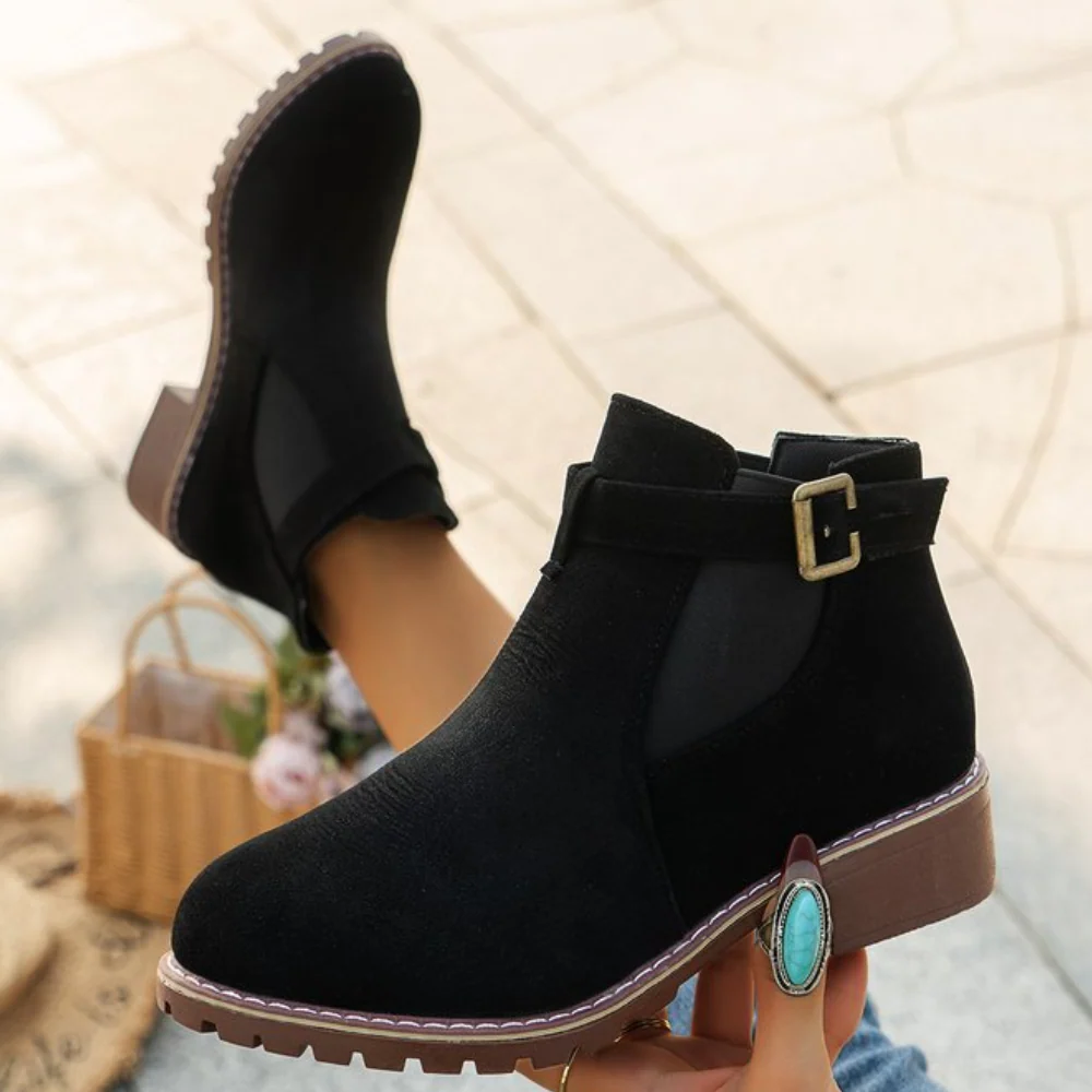 R&B | Stiefeletten – Rauleder-Textur – Schnallenriemen – Blockabsatz – Rutschfeste Sohle