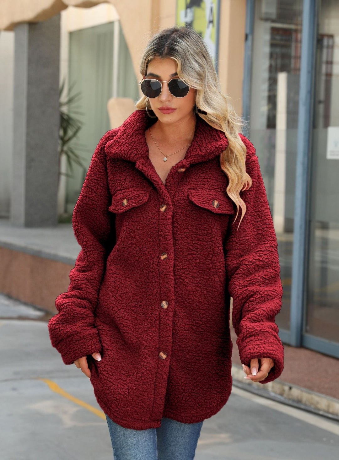 R&B | Shacket Übergröße Sherpa Fleece Langschnitt Knopf Vorderseite Patch Taschen