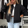 R&B | Jacke Gepolstert Steppkurz Boxy Passform Reißverschluss Rippen Details