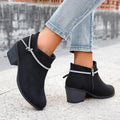 R&B | Stiefeletten Wildleder Touch Dekoratives Ketten Detail Blockabsatz Reißverschlussverschluss
