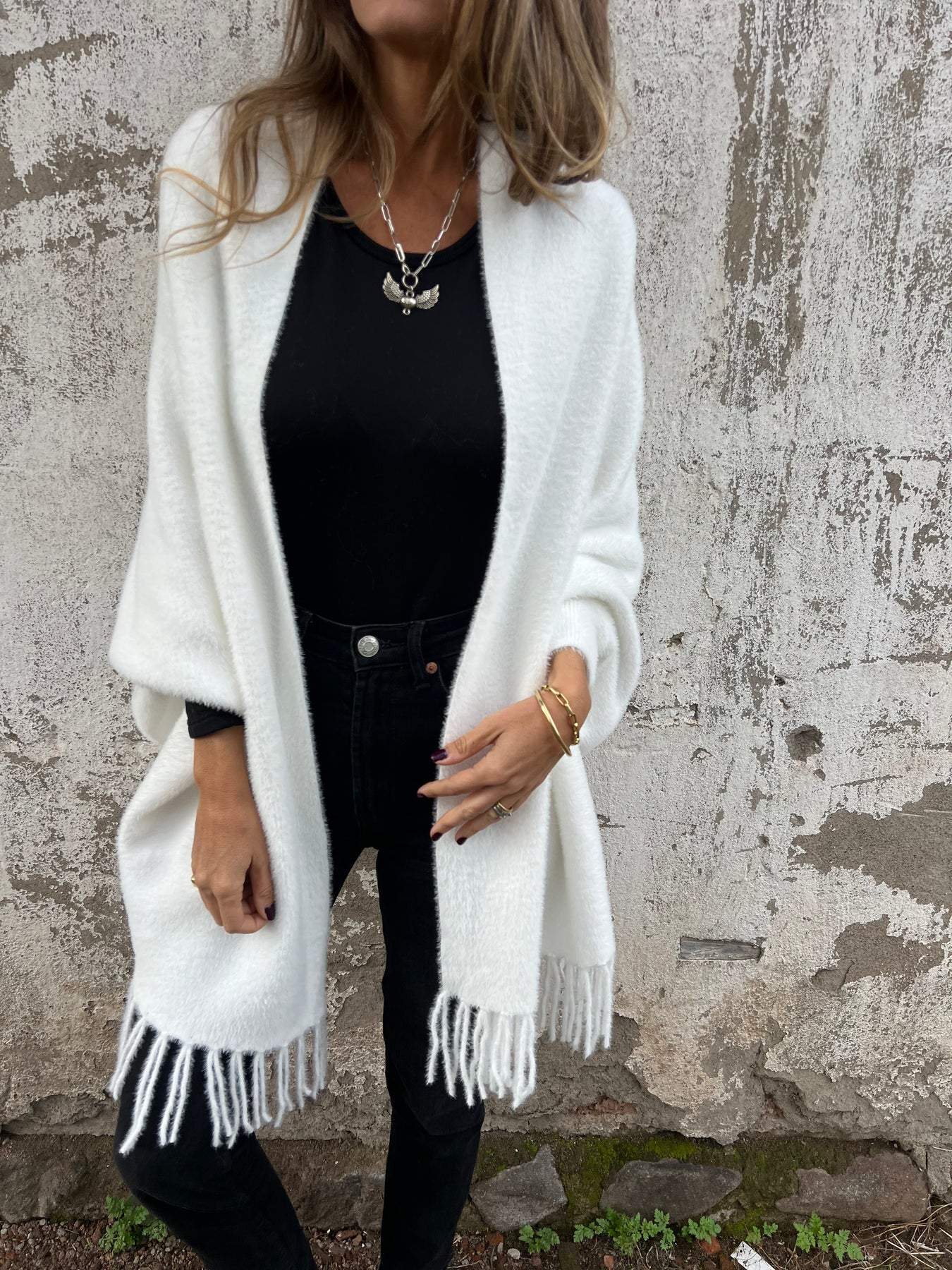 R&B | Weiche Poncho mit Fransen Acrylmischung Perfekt für Herbst und Winter