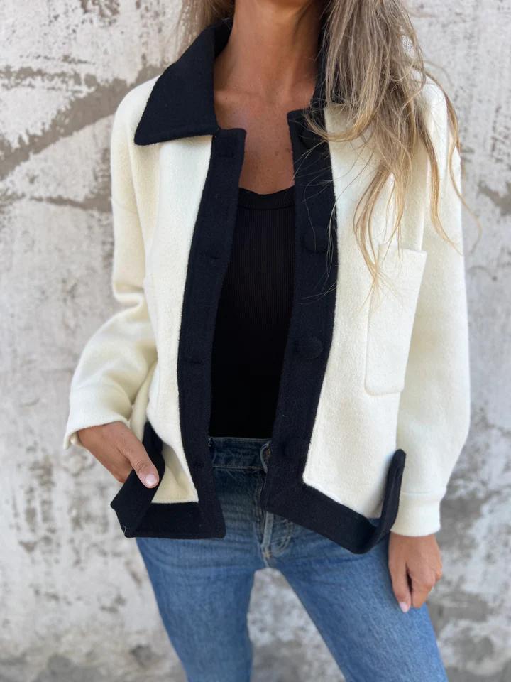 R&B | Kurze Jacke mit Kontrastkanten Moderner Schnitt Zeitloses Design