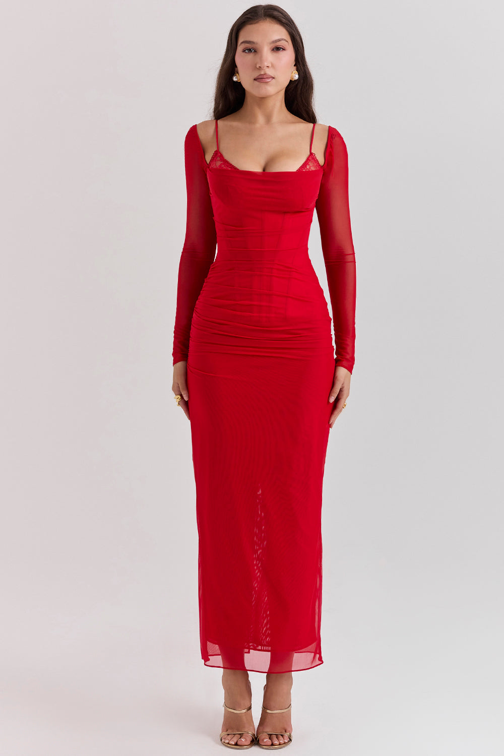 R&B | Elegantes Maxikleid mit tiefem Ausschnitt und langen Ärmeln