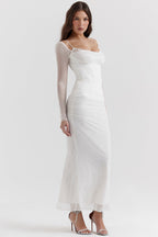 R&B | Elegantes Maxikleid mit tiefem Ausschnitt und langen Ärmeln