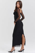R&B | Elegantes Maxikleid mit tiefem Ausschnitt und langen Ärmeln
