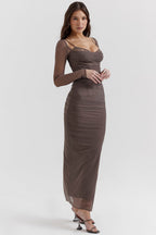 R&B | Elegantes Maxikleid mit tiefem Ausschnitt und langen Ärmeln