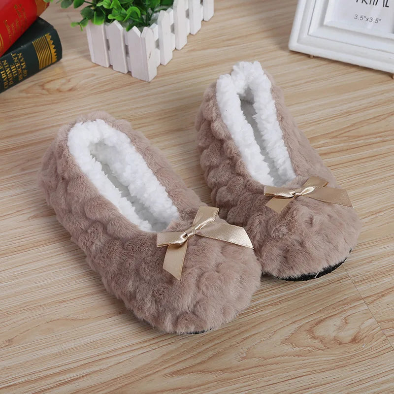April Slippers | Weich & Flauschig R&B