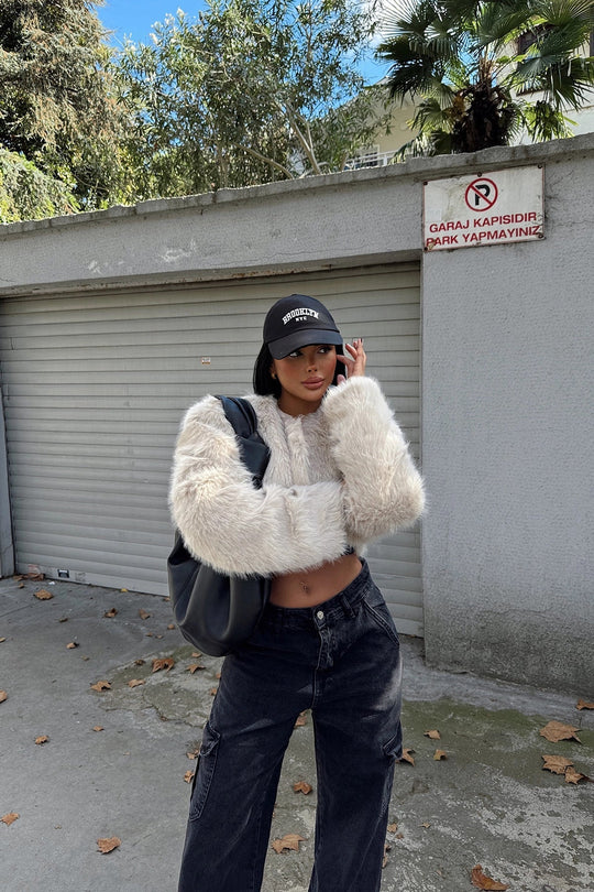 R&B | Kurzer Pelzmantel