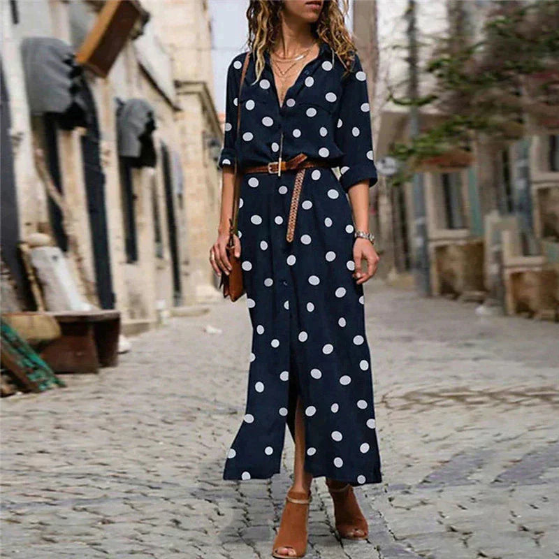 Modekleid mit Punkten