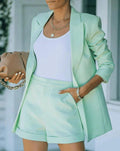 R&B | Stilvolles Set Bestehend Aus Edlem Blazer Und Lässigen Shorts