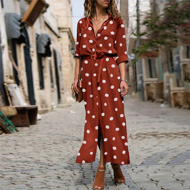 Modekleid mit Punkten