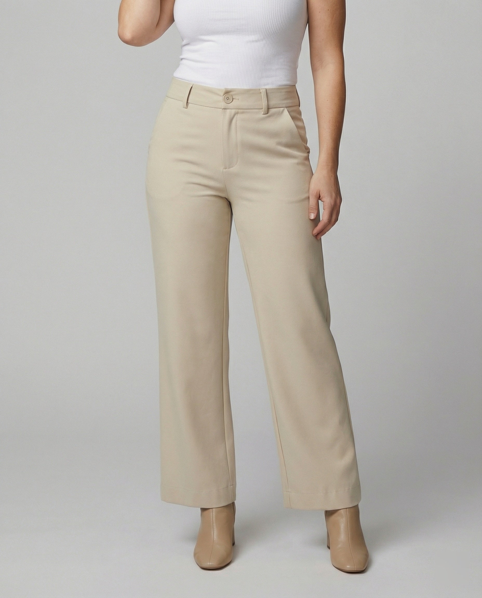 Damen Flared Stoffhose modern interpretiert