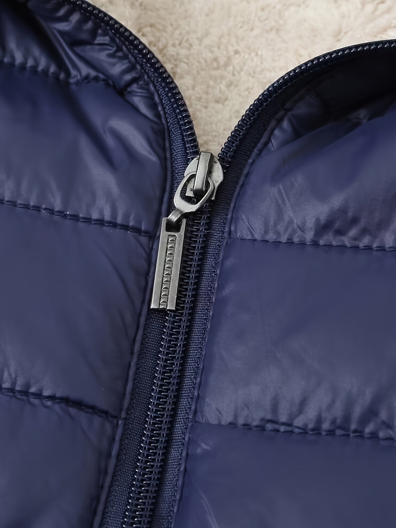 R&B | Warme Puffy-Jacke mit Reißverschluss und Kunstpelzfutter