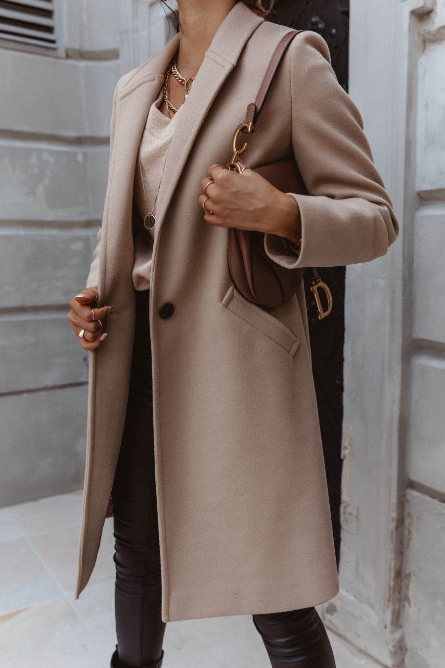R&B | The List Burgunder Mantel