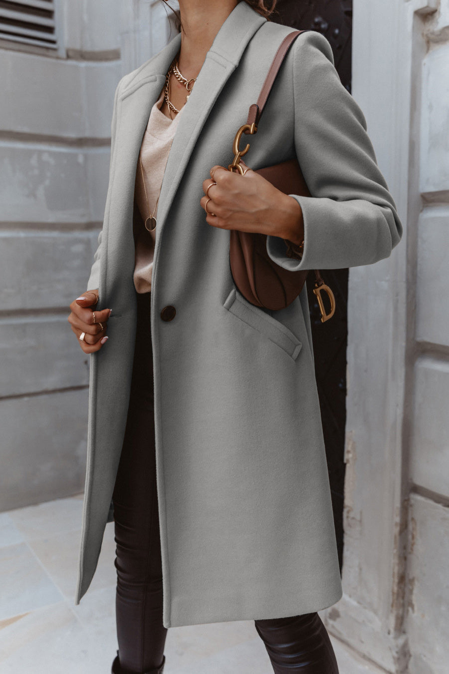 R&B | The List Burgunder Mantel