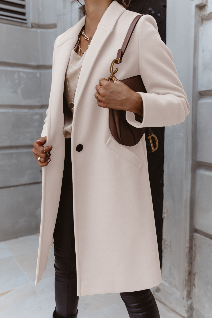 R&B | The List Burgunder Mantel