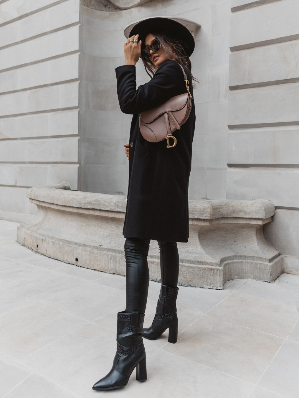 R&B | The List Burgunder Mantel