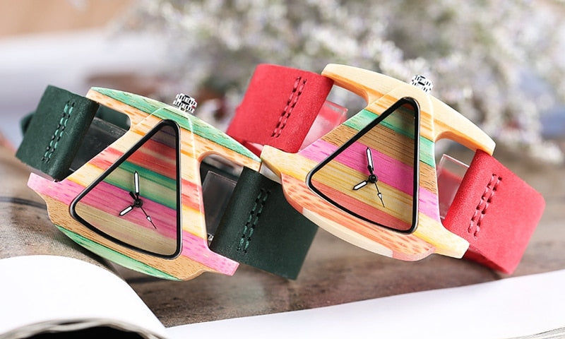 R&B | Farbige Dreieck Bamboo Wood Uhr