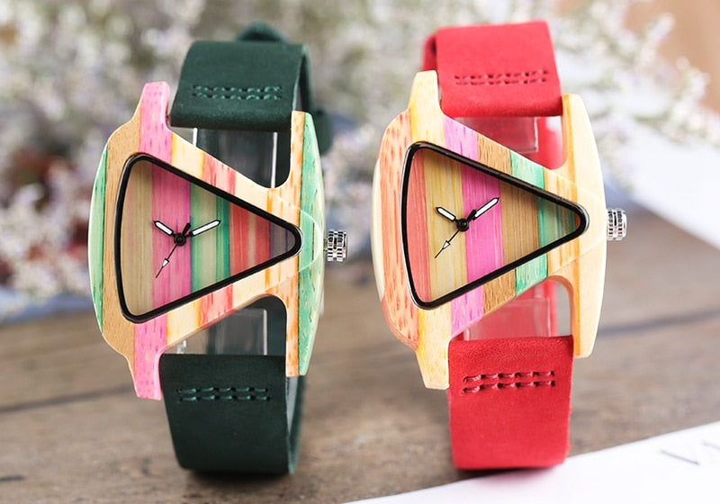 R&B | Farbige Dreieck Bamboo Wood Uhr